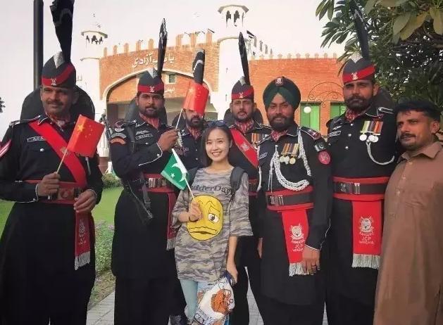 中国人到巴基斯坦,在火车站就看出了地位,网友