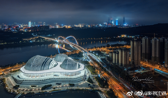 灯光火力全开的南宁五象新区，你期待吗