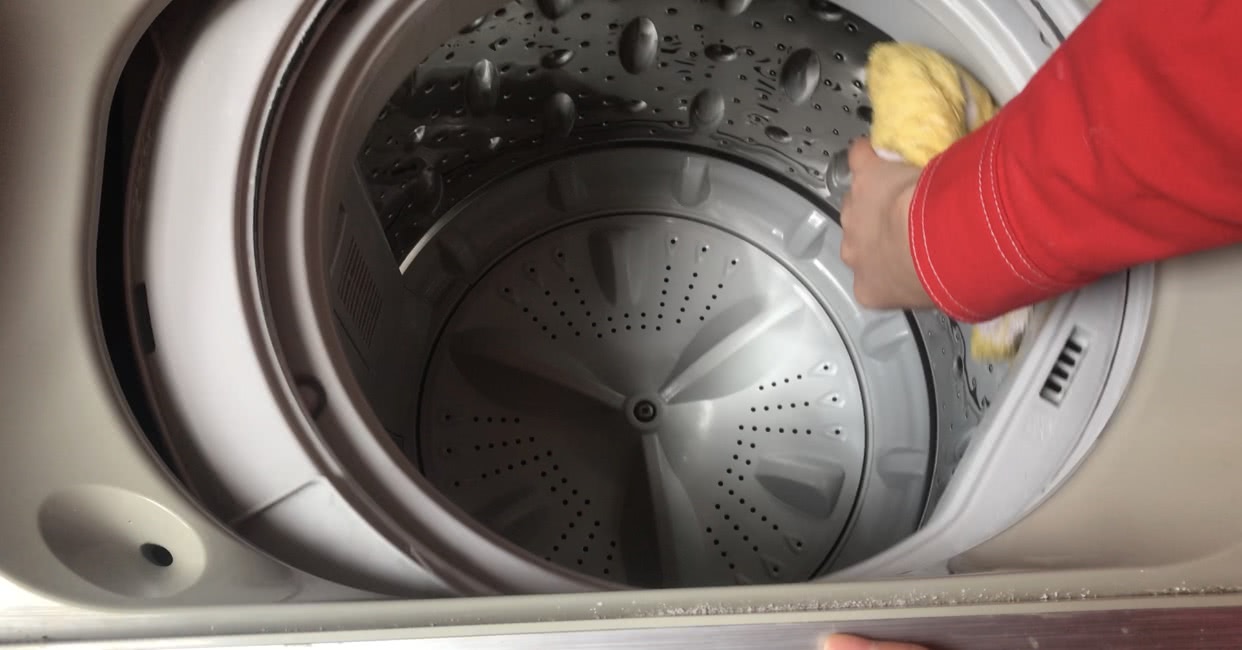 洗衣机不洗细菌多又脏，教你一招清洁法，洗得干净还杀菌