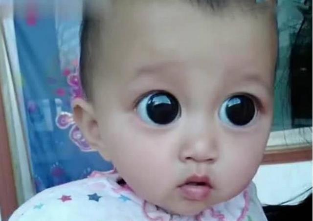 孕妇怀孕期间整天吃黑葡萄 孩子出生后长成了