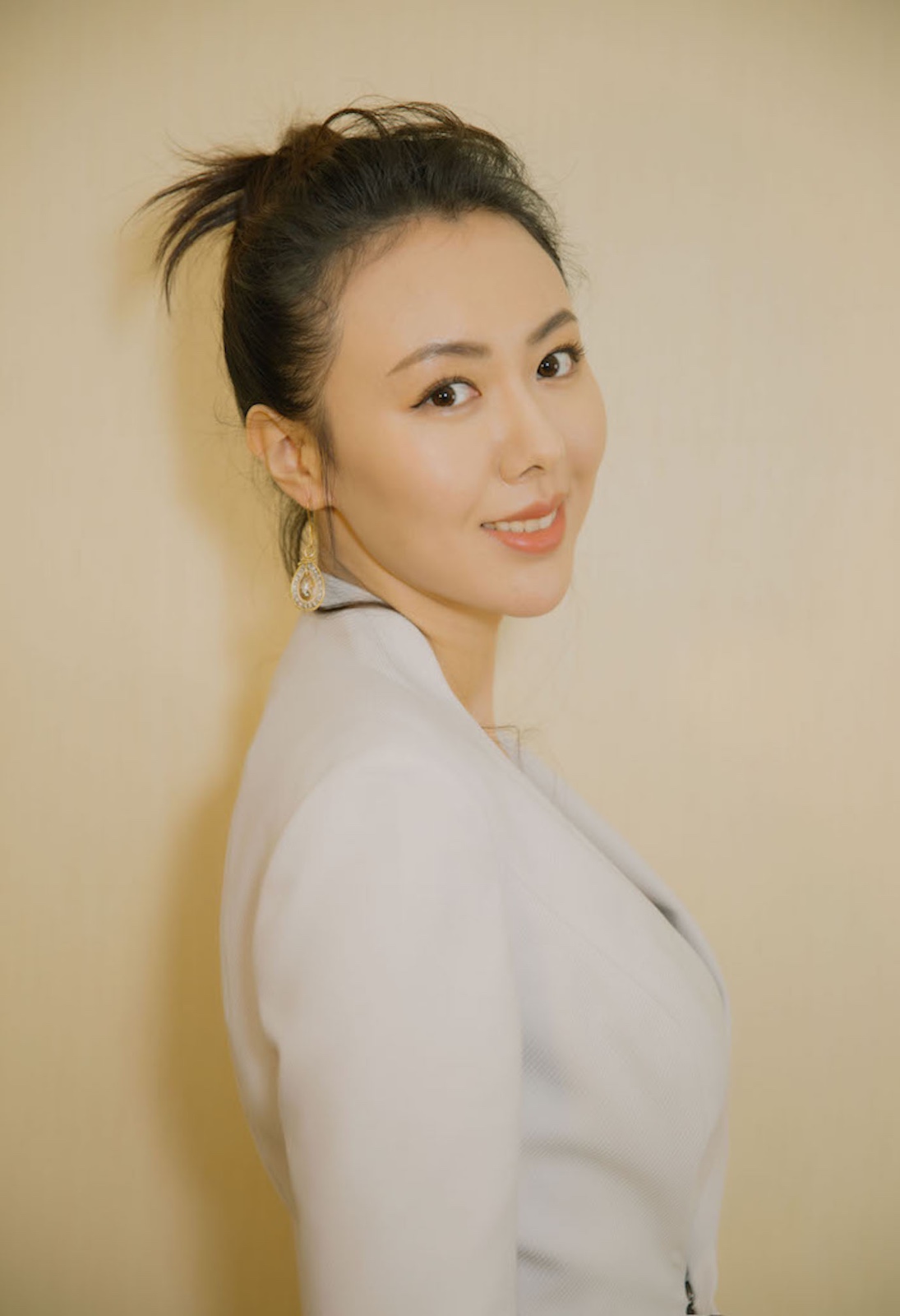 刘梦娜亮相微博电影之夜 优雅摩登仙气十足