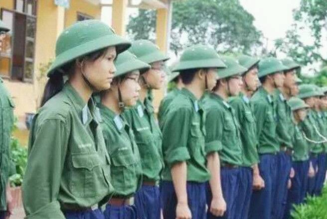 越南女兵不穿内衣_越南女兵训练不戴胸罩