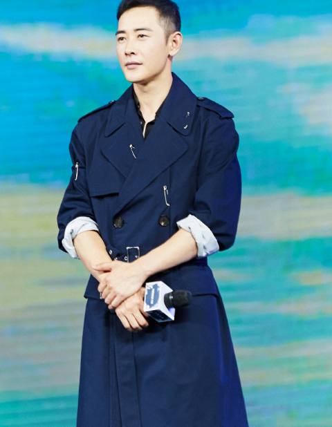 新剧《归去来》定档,罗晋发布会实力宠女友,网