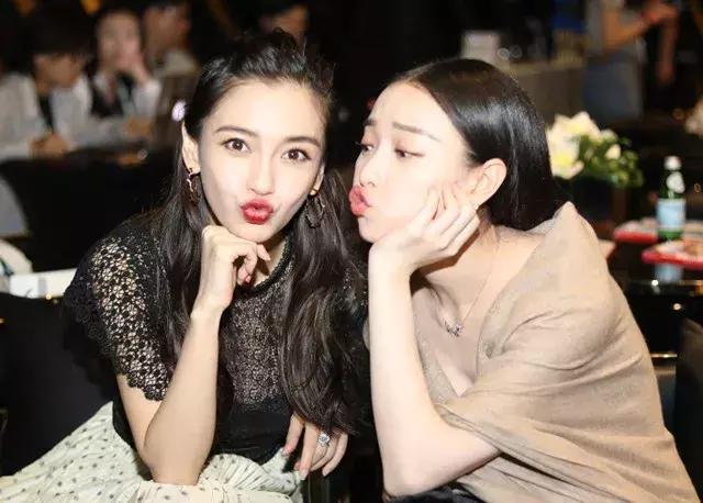 倪妮杨幂杨颖再同框:杨幂布料最少,倪妮还卖萌,但都输给了杨颖