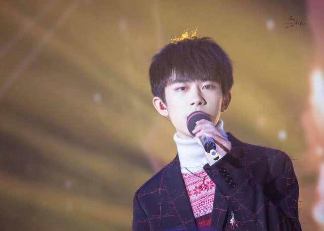 易烊千玺新歌封面被指抄袭,工作室和设计师的