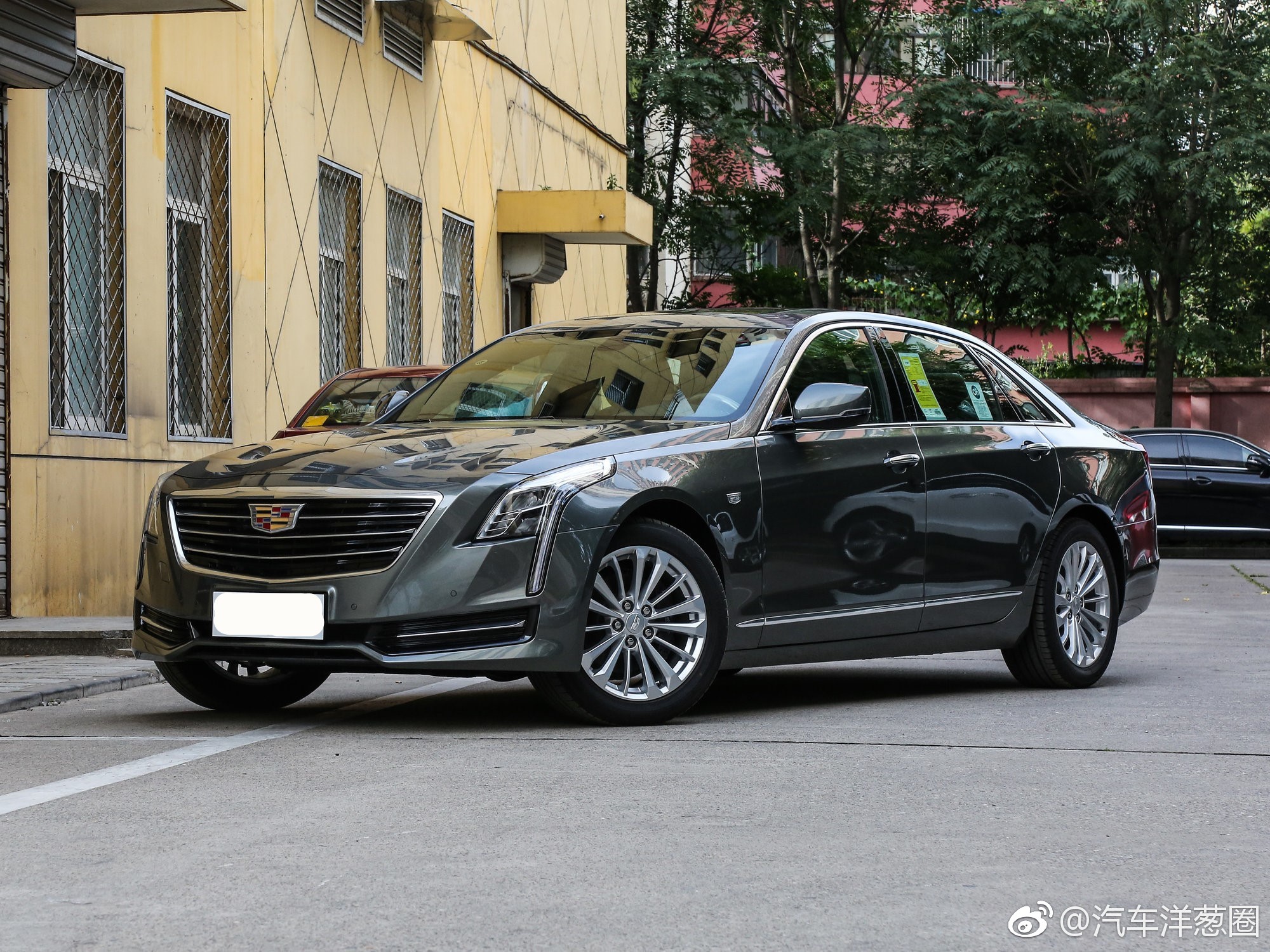 二选一，凯迪拉克CT6 和 沃尔沃S90 这两款中大型车里，你喜欢谁？