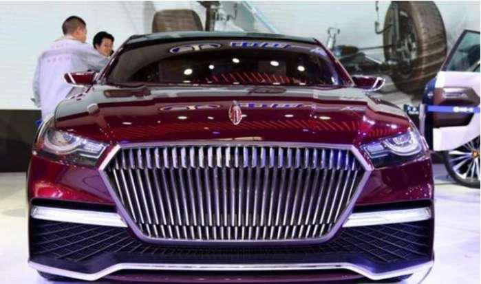 国产红旗H5惊艳亮相, 售价20万左右, 方向盘设计带有一朵菊花!