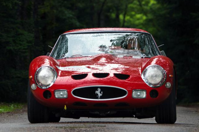 最贵的法拉利，购置税能买一辆布加迪，排量3.0，百公里加速5.8S