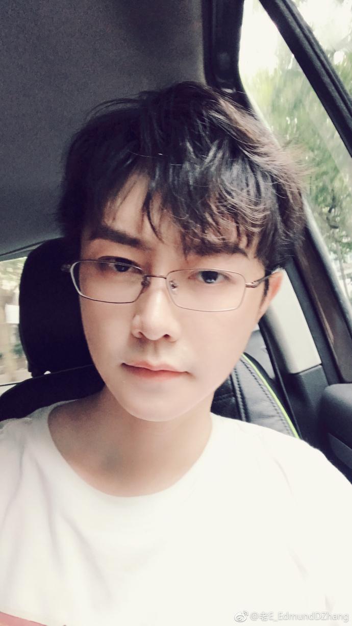 虎牙签约顶级游戏主播!韦神怂了,Uzi慌了,楚河