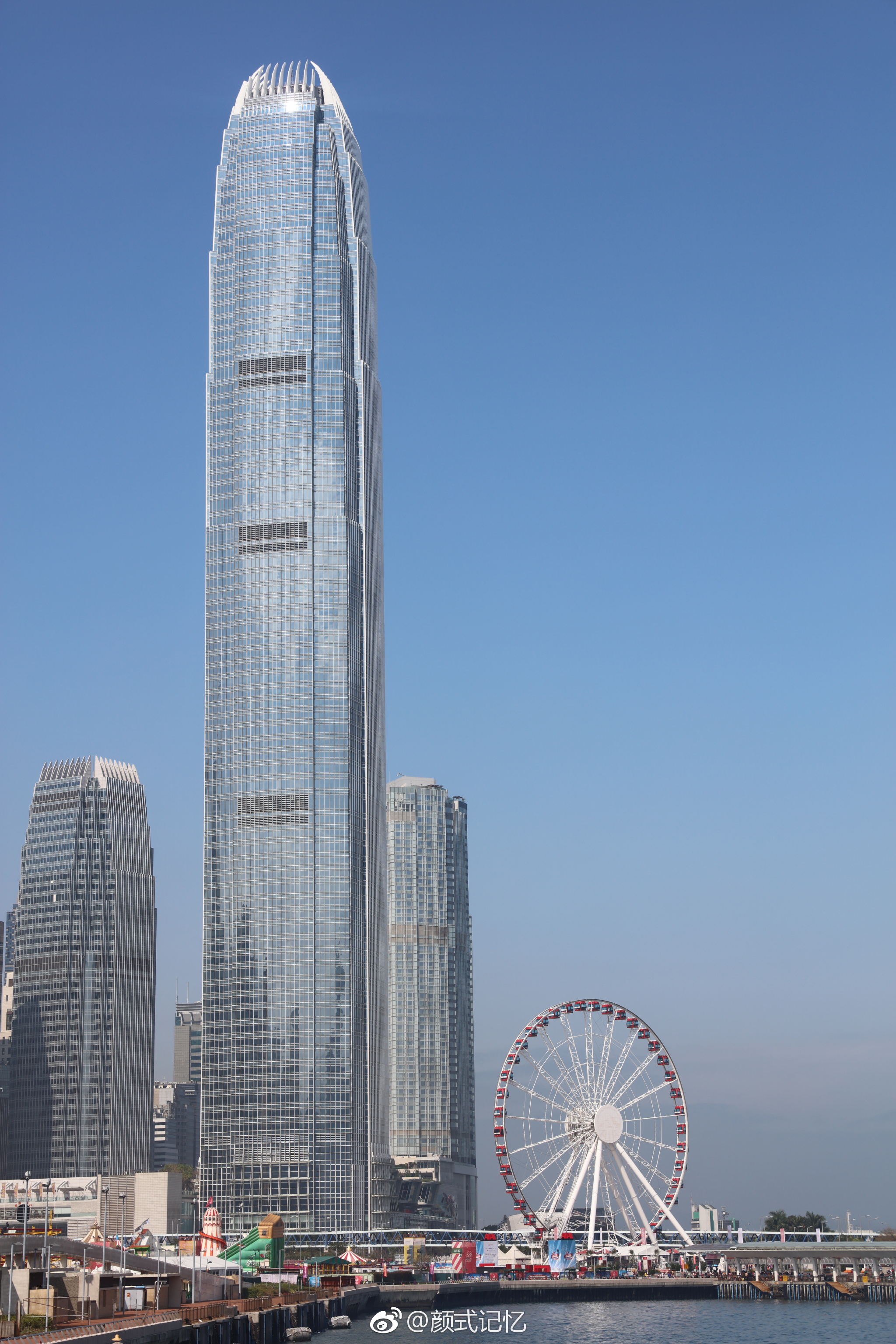 香港国际金融中心一一中环首席摩天大楼(楼高415.8米