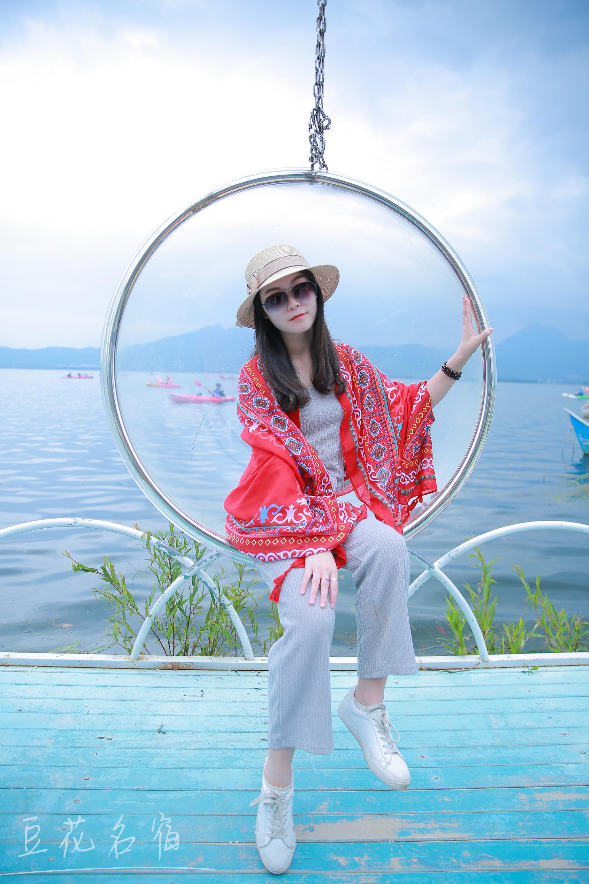 云南的网红景点:丽江拉市海云端马场,我可以带