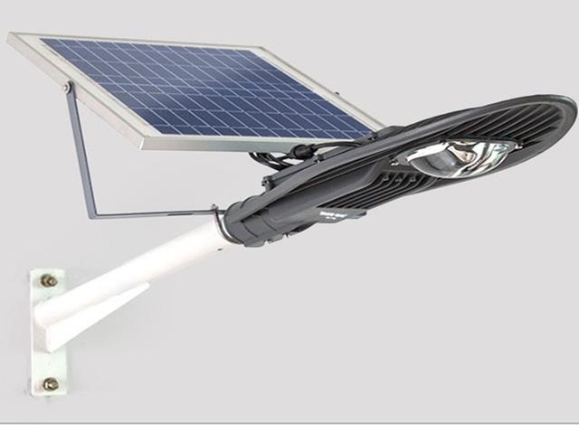 国家为农村安装路灯,农民一开始无比激动,现在