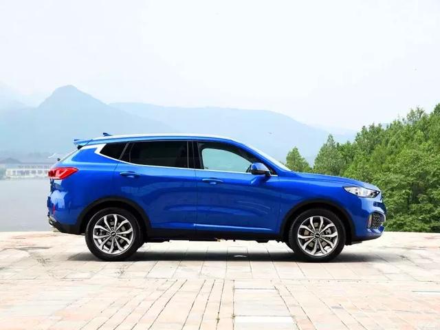 中国豪华SUV品牌WEY又推新车型VV6预售价15.80万元起！