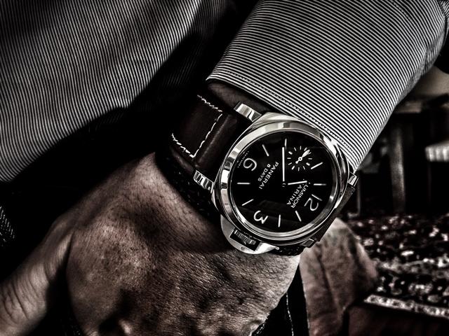 戴广州高仿表会让人汗颜无地?会购买的是哪一