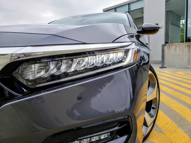 简评十代雅阁2.0T顶配(译)