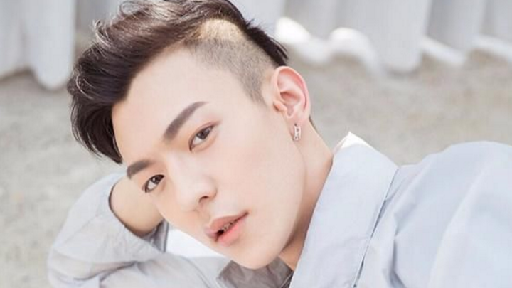 卜凡真是谜一样的存在,外表高冷,其实很随和