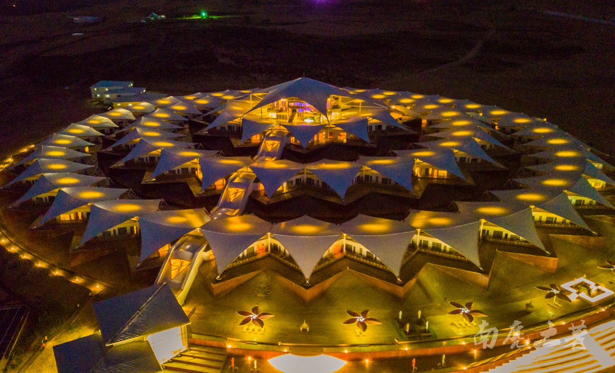 茫茫沙漠中还有这样的酒店