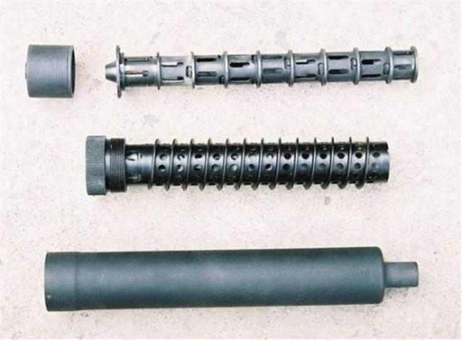 真实的枪支消音器,可不像电影里那样,差距大着