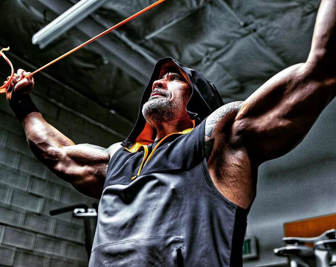 16岁瘦弱少年,健身1年增重28斤,成功逆袭肌肉