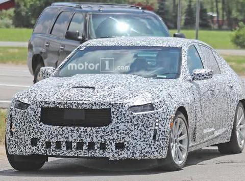 凯迪拉克CT5路试谍照曝光 将搭载最新研发的驾驶辅助系统！