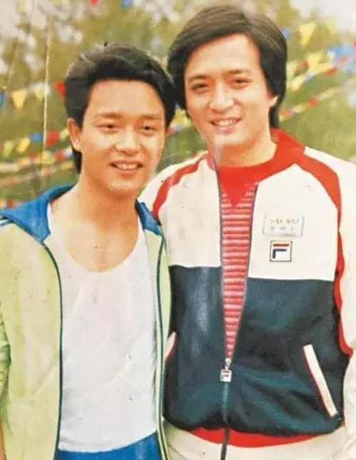 曾是银行职员,长得帅被电影公司看中,演反派走