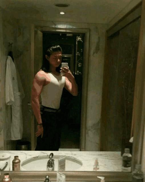 你认为霍尊娘?但生活中却是个肌肉壮汉,俗称:金刚芭比