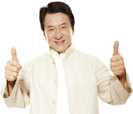 成龙当年武替时被李小龙不小心误伤,成龙的表情太搞笑