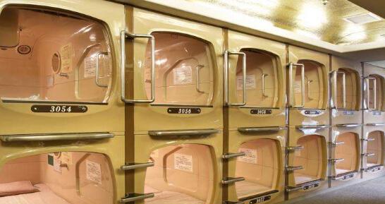 胶囊酒店现身乌鲁木齐国际机场, 可是很多人