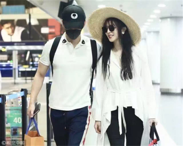 李晨发小莫小棋点赞范冰冰李晨分手微博,手滑