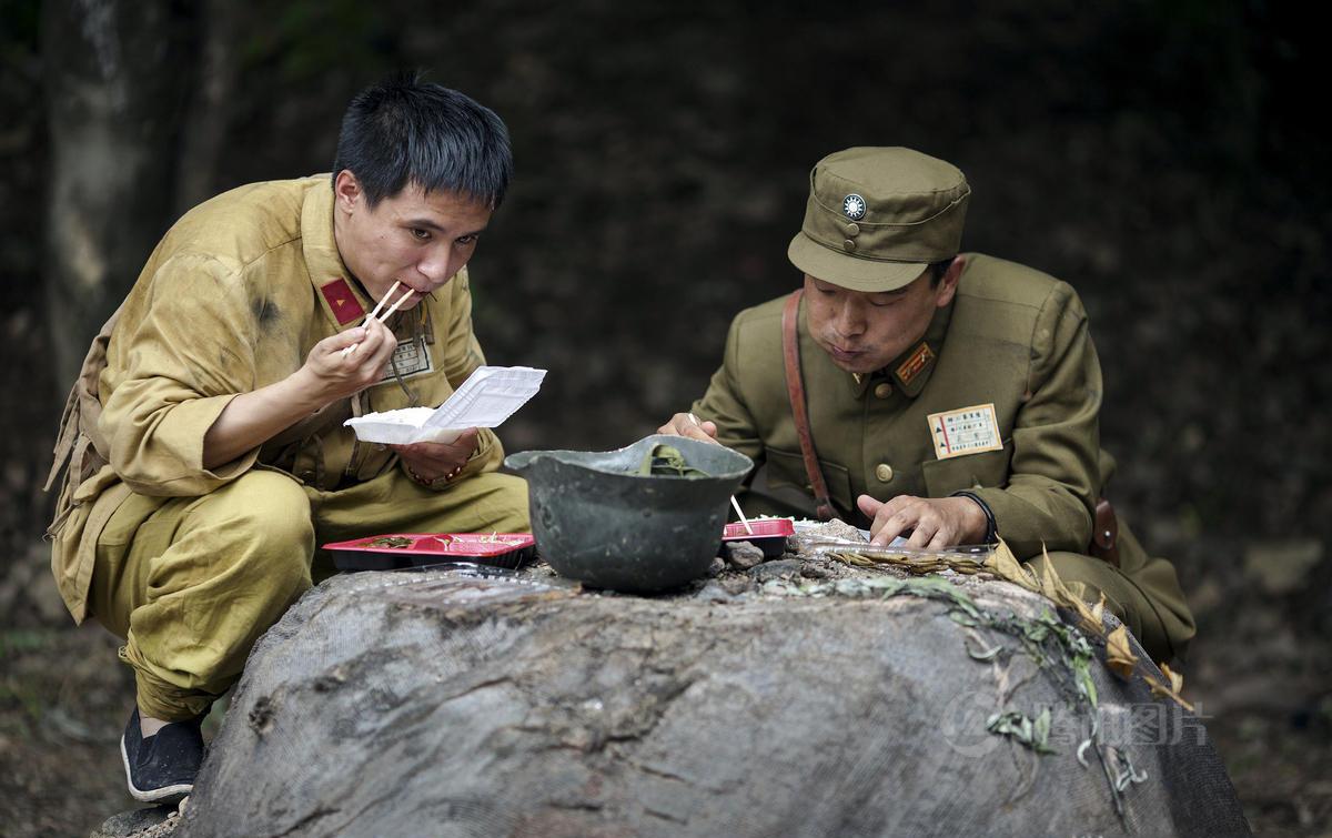 横店群众演员在剧组的伙食, 一天工资200, 有的