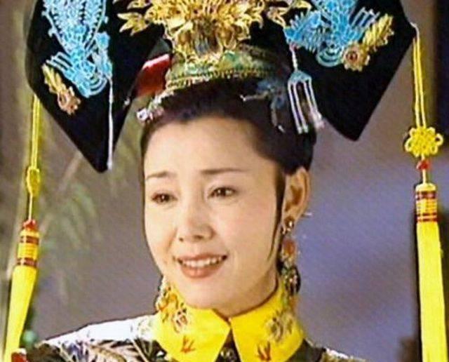 演《红牡丹》走红, 丈夫为她一夜白头, 如今63岁气质胜过刘晓庆