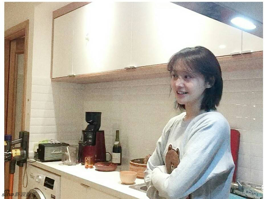 她们卸妆后依旧颜值在线,你觉得热巴和关晓彤谁的素颜更胜一筹