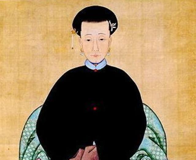 康熙唯一的皇贵妃，抚育天子十年，生下一女，却被康熙烧掉
