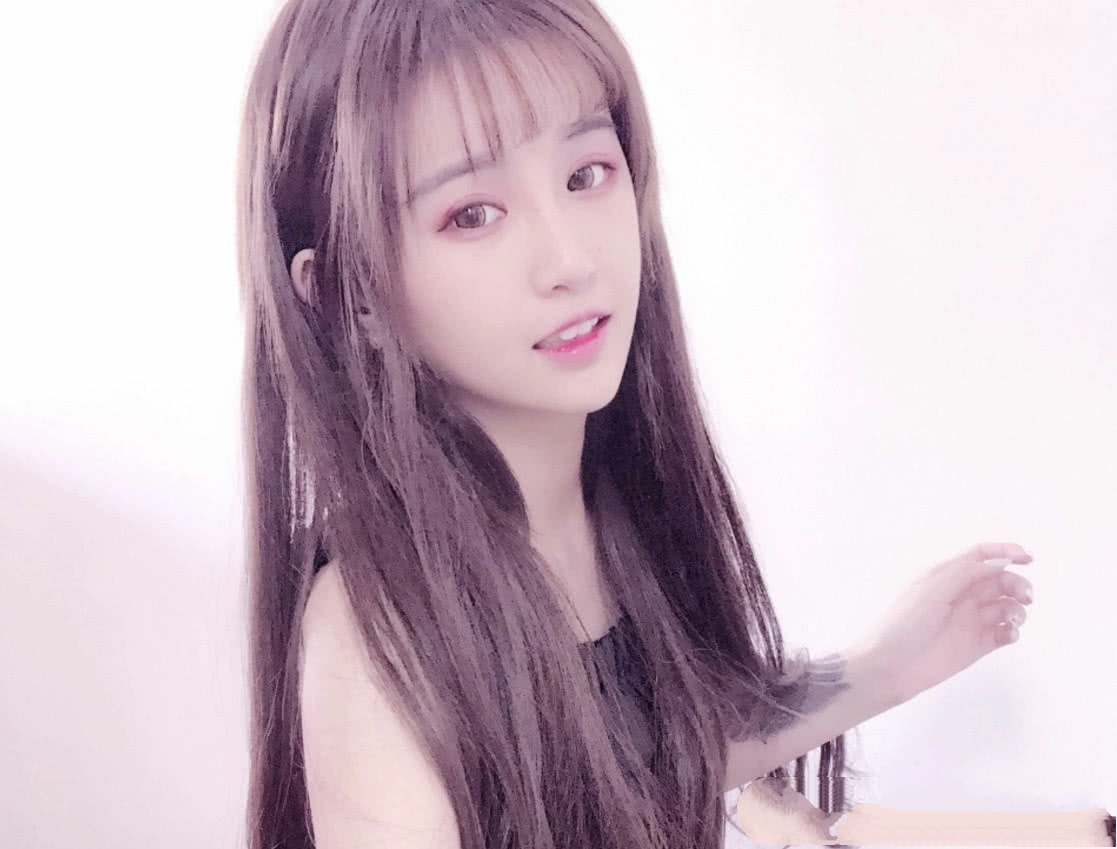 他在快手充值1亿后,官方秒封了二驴,女主播们