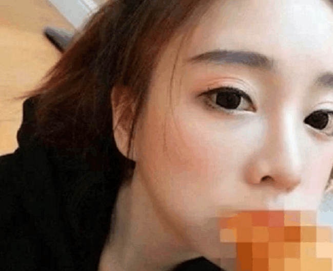 网红冯提莫吞物门照片被找出, 被广总局点名, 进