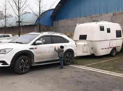 你愿意开60万的奥迪还是开100万的比亚迪?