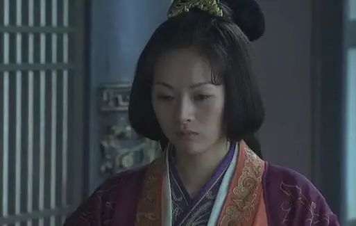 汉献帝是曹操的女婿,汉献帝把自己的三个女儿嫁给曹丕