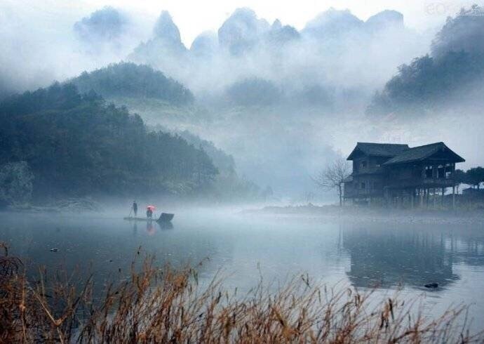 乌篷船,听雨眠,一蓑烟雨枕江南.