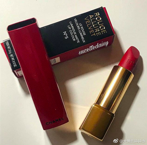 chanel香奈儿2018年圣诞限定口红N°5。全新