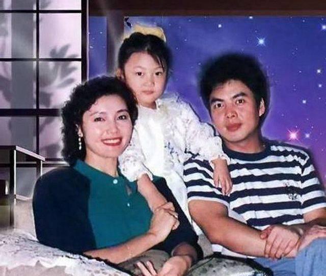演《红牡丹》走红, 丈夫为她一夜白头, 如今63岁气质胜过刘晓庆