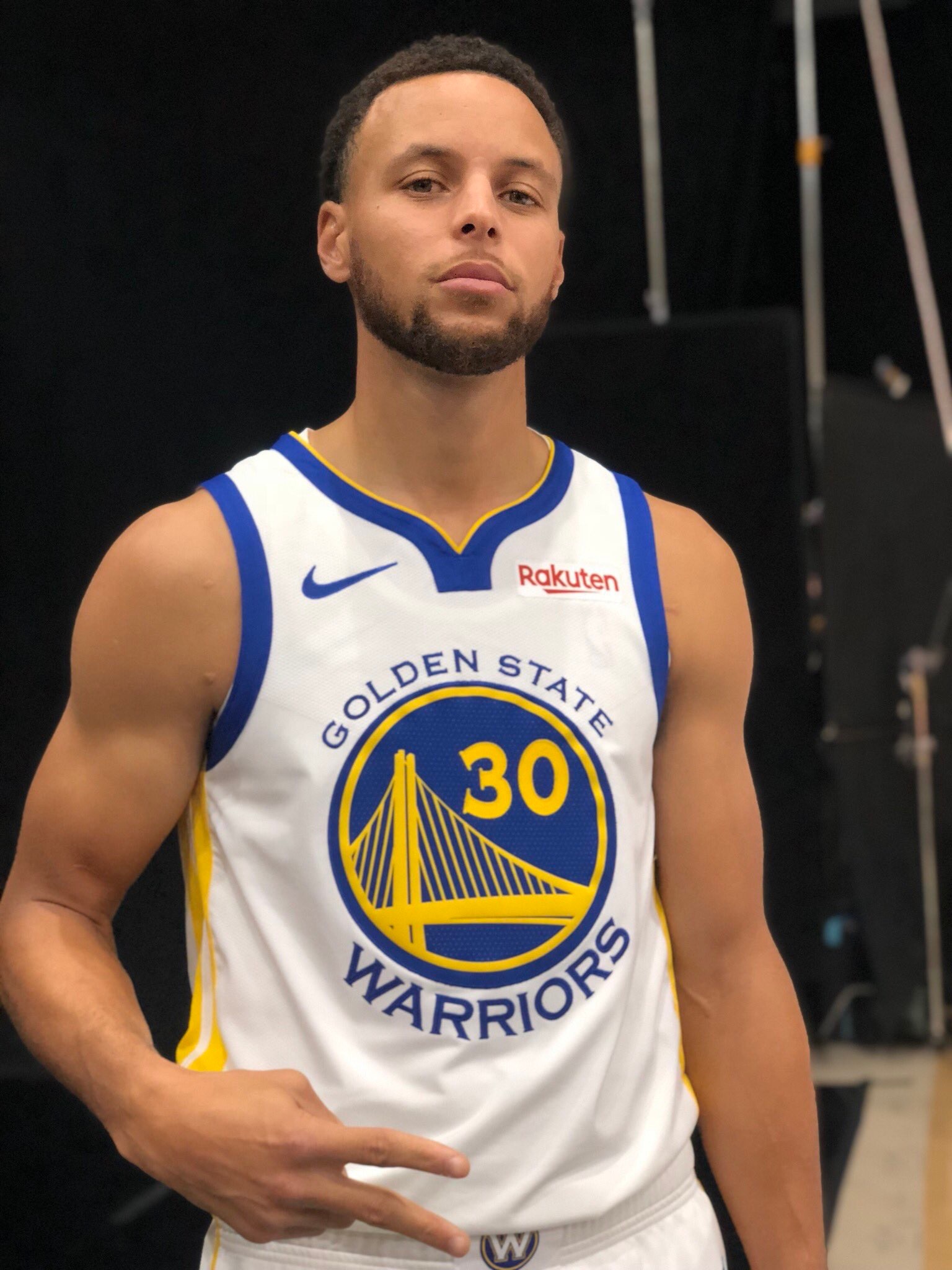 StephenCurry,stephencurry30 生涯第十个赛季!萌神依旧@stephencurry