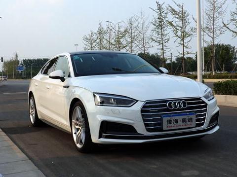 全新奥迪A5 Sportback配备的全景天窗