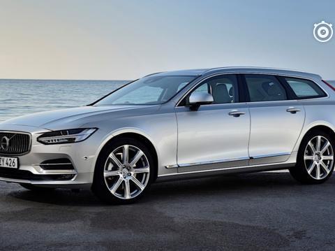 还买什么奔驰奥迪？这车标配四驱，不足50万，买5系的都后悔了！