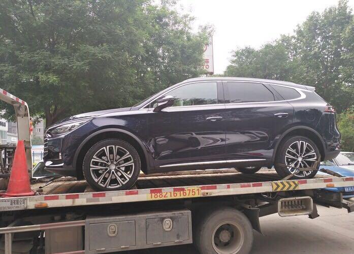 比亚迪全新唐二代到店,燃油版2.0T仅15万,销售说这是AT变速箱