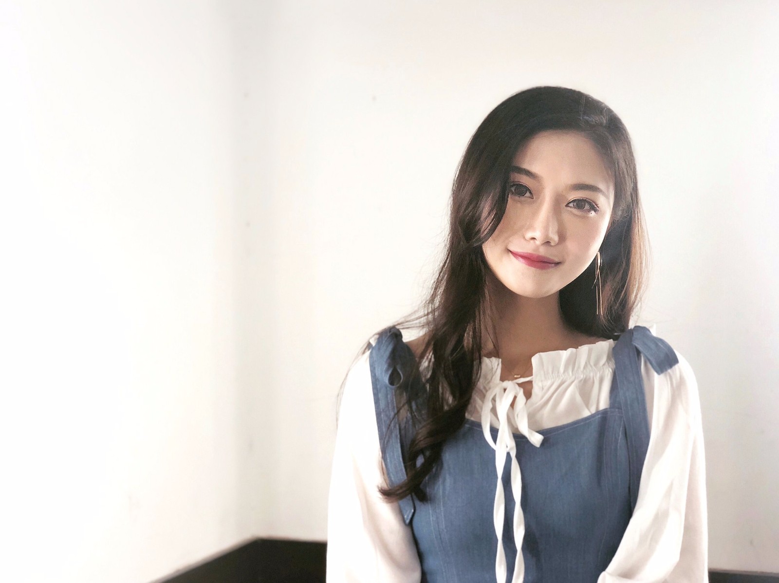 曾惜:一首《讲真的》让她走红