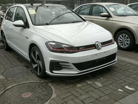 朋友的高尔夫GTI，确实好开好看