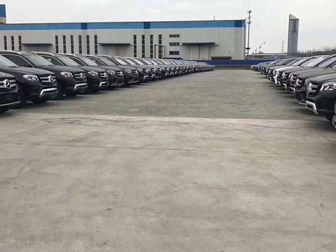 18款玫瑰般奔驰GLS450 外部世界融为一体的视野自然美景尽收眼底