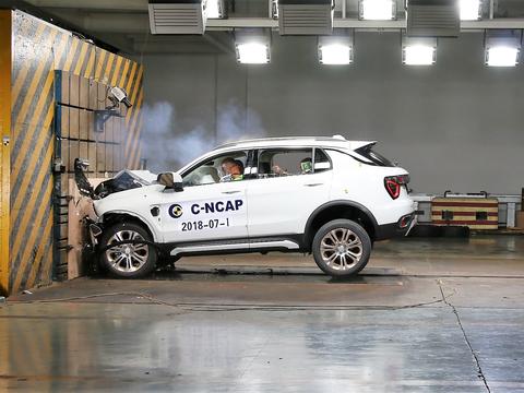 安全：领克01首次碰撞试验，几个问题拷问吉利质量！