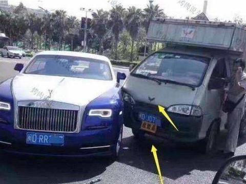 两车相碰，五菱车上的一个标志，却吓坏了431万的劳斯莱斯车主