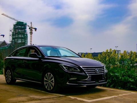 不是大众CC而是长安，颜值不输最美中级车的博瑞，不用考虑名爵6